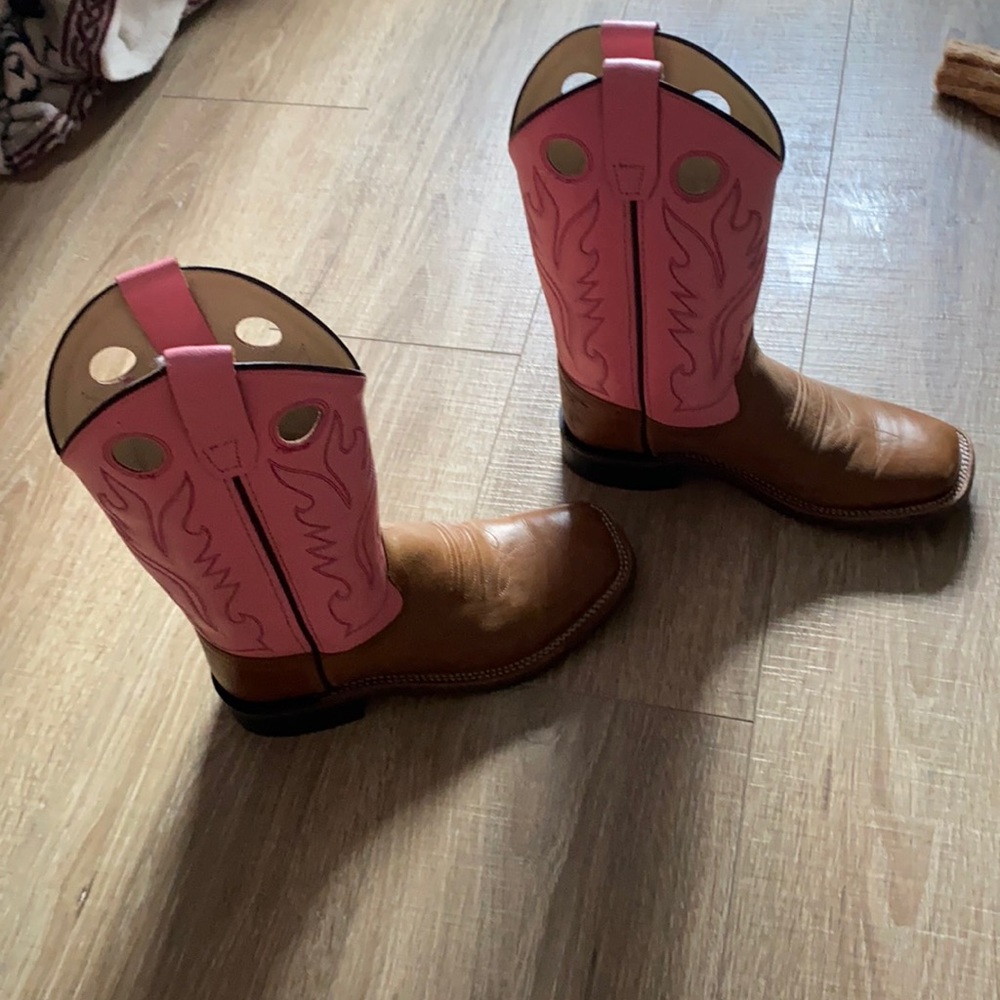 AUTHENTIC COWGIRL BOOTS MADE IN TEXAS!